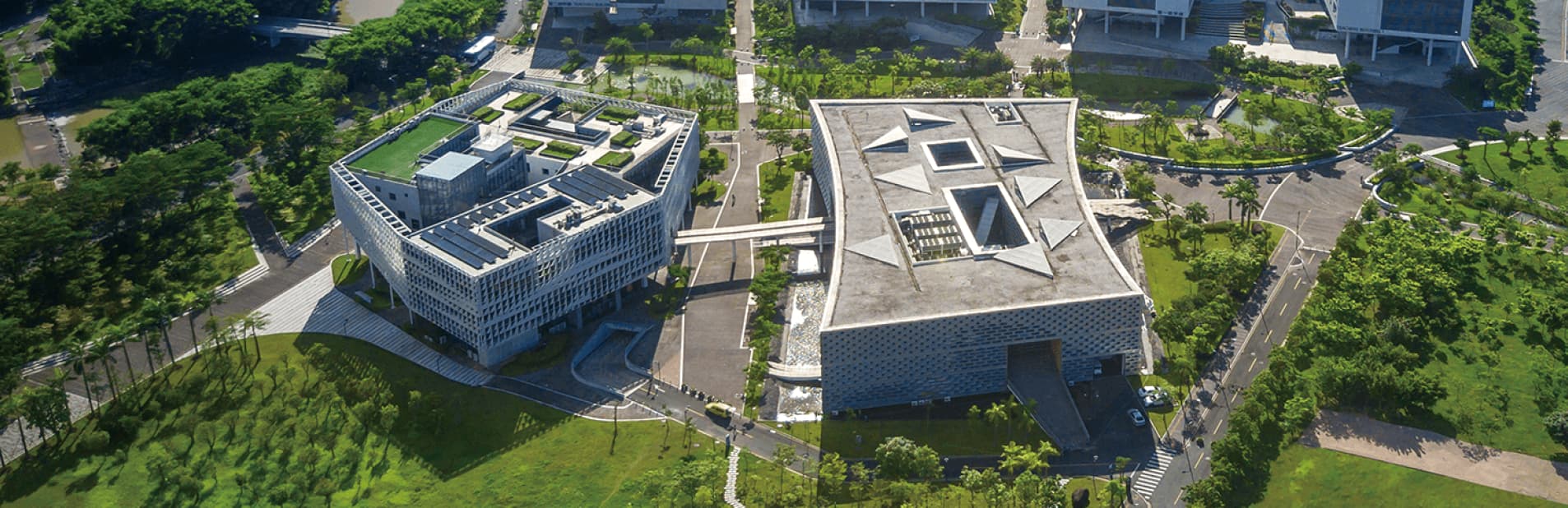 人文社会科学学院