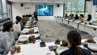 人文社科学院分工会举办“春日植愈,致敬芳华”多肉盆栽DIY活动
